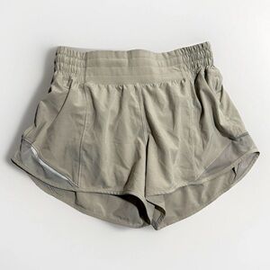 Lululemon Hotty Hot Shorts Size 4 | 2.5” Women’s Beige Low Rise